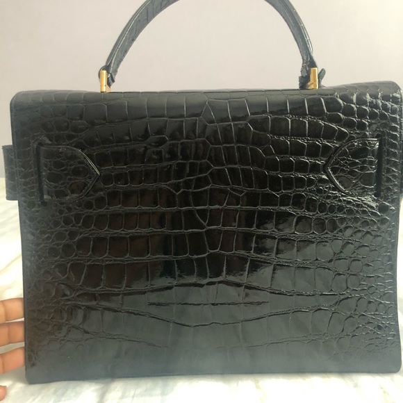 Vintage Gianni Versace Diana bag. - Picture 4 of 10
